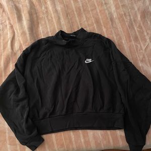 Cropped Nike turtleneck sweatshirt!